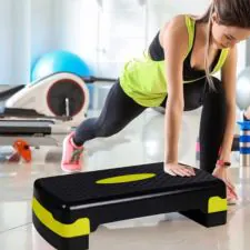 Step do fitnessu areobiku regulowany 2-stopniowy